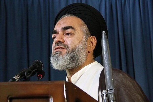 حذف دلال‌ها و کنترل رشد نقدینگی باید در مسیر شعار سال انجام گیرد