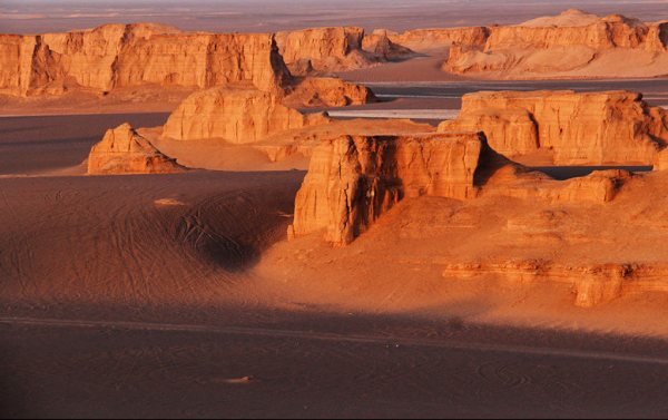 بهار گردشگری کرمان در کویر شهداد / بازدید از گرم‌ترین نقطه زمین