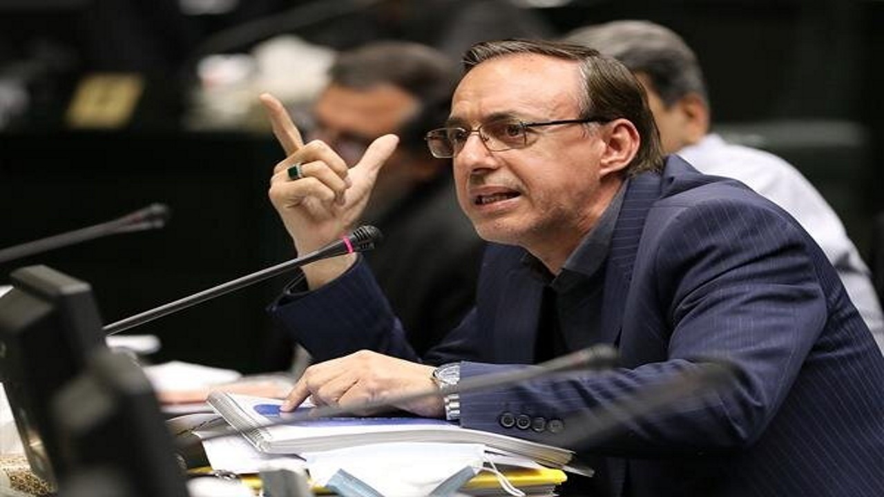 اخذ شهریه توسط دانشگاه فرهنگیان از معلمان تازه استخدام شده خلاف قانون است