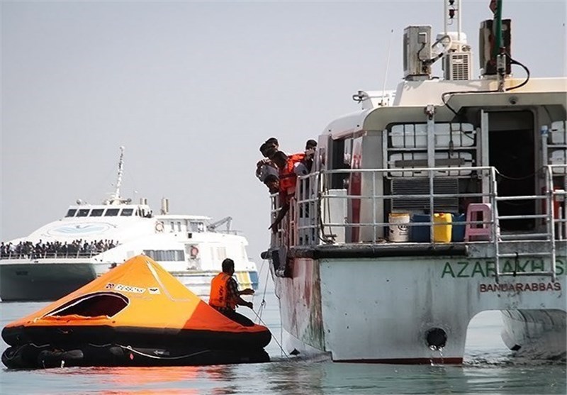 حادثه برای یک شناور ‌خارجی در آب‌های سیری/ ۲۲ خدمه نجات یافتند