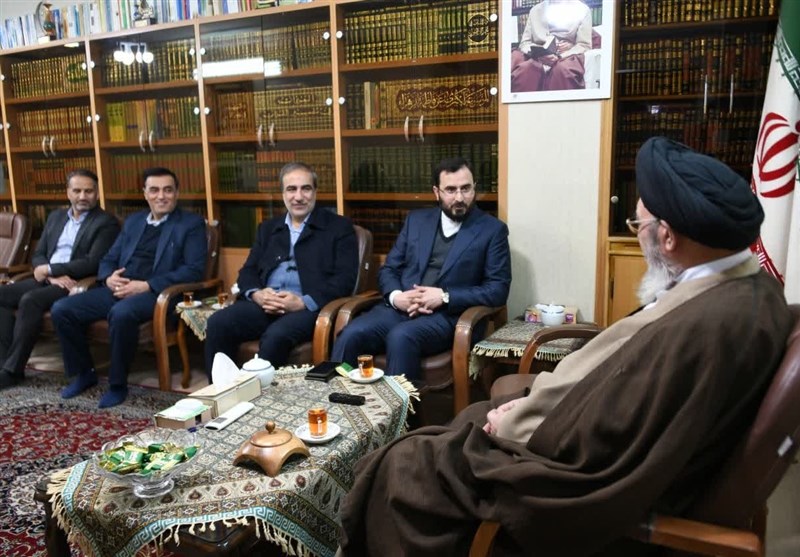 روحیه ما تا زمانی که دنبال جلب نظر غرب باشیم اسلامی نخواهد شد
