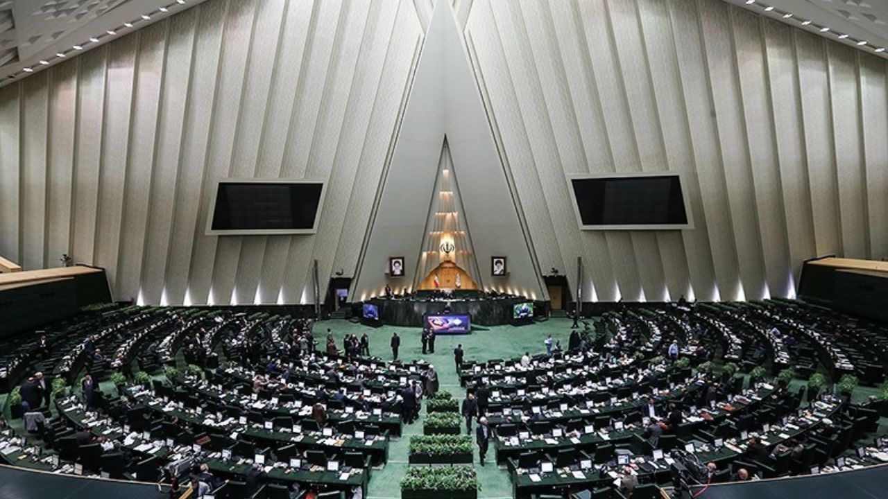 نمایندگان مجلس: هر ایرانی باید بتواند خودرو وارد کند