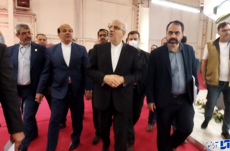وزیر نفت از نمایشگاه بین‌المللی نفت،گاز ، پالایش و پتروشیمی تهران بازدید کرد