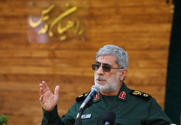 حاج قاسم سلیمانی در هر میدانی با منطق وارد می‌شد