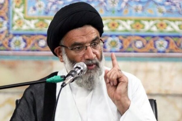 هدف دشمن فروپاشی نظام کشور از طریق تلاشی خانواده ایرانی است