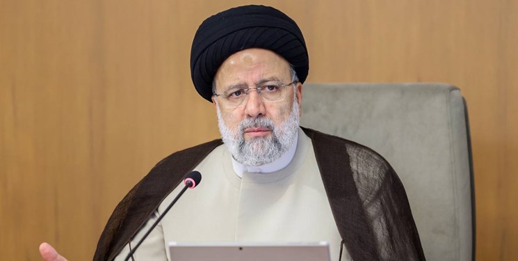 رئیسی: هرکس در جایگاه تصمیم‌گیری قرار دارد باید از حق پیروی کند