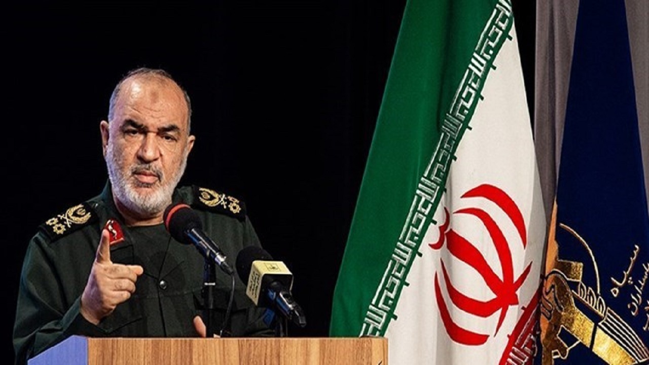 سردار سلامی: عاملین جنایت تروریستی در حمص تاوان سنگینی خواهند داد
