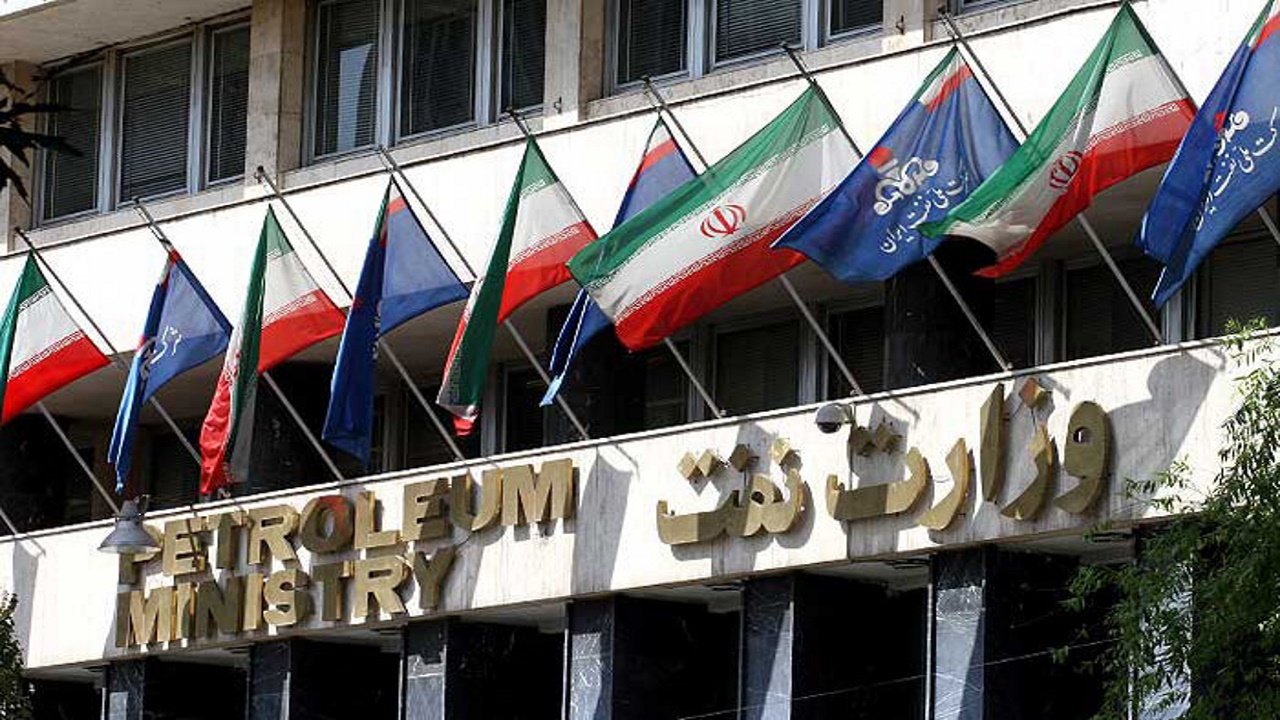 مجوز مجلس به وزارت نفت برای مشارکت در احداث پالایشگاه‌های خارجی