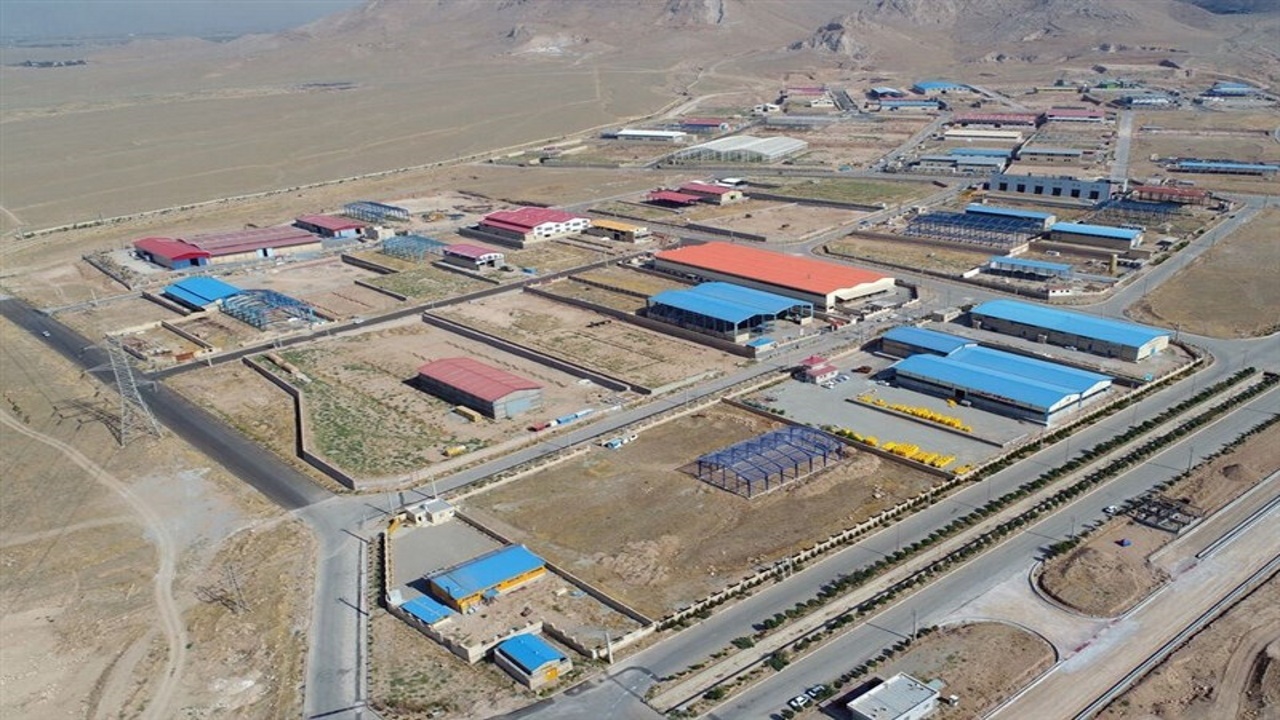 نمایندگان، تشکیل کارگروه صیانت از اراضی با کاربری صنعتی را به کمیسیون تلفیق ارجاع کردند