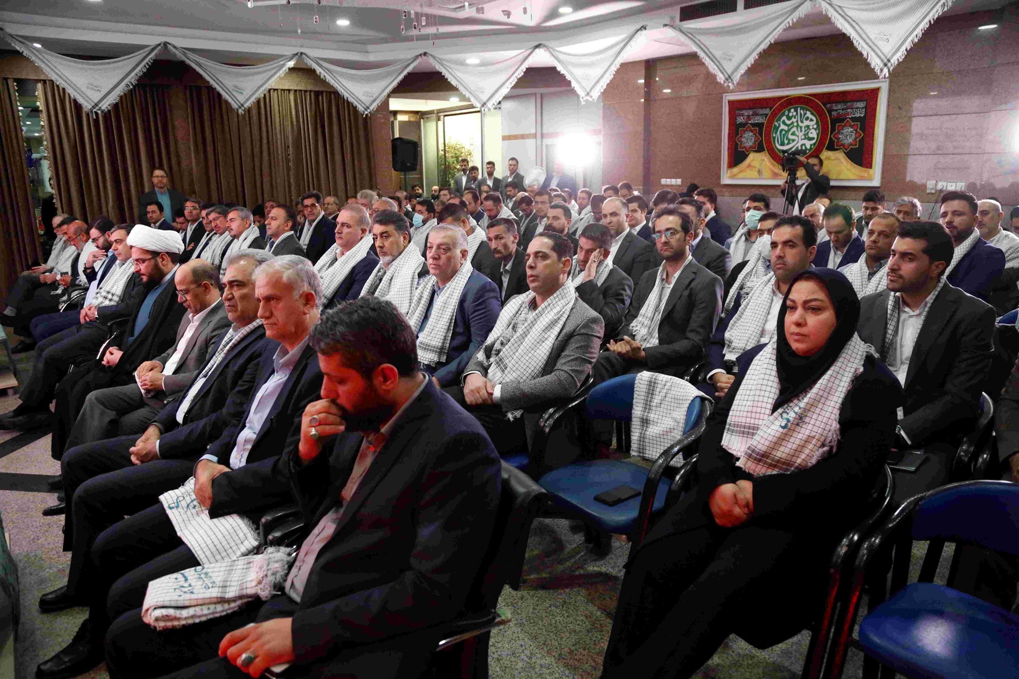بزرگداشت هفته دفاع مقدس در بانک دی