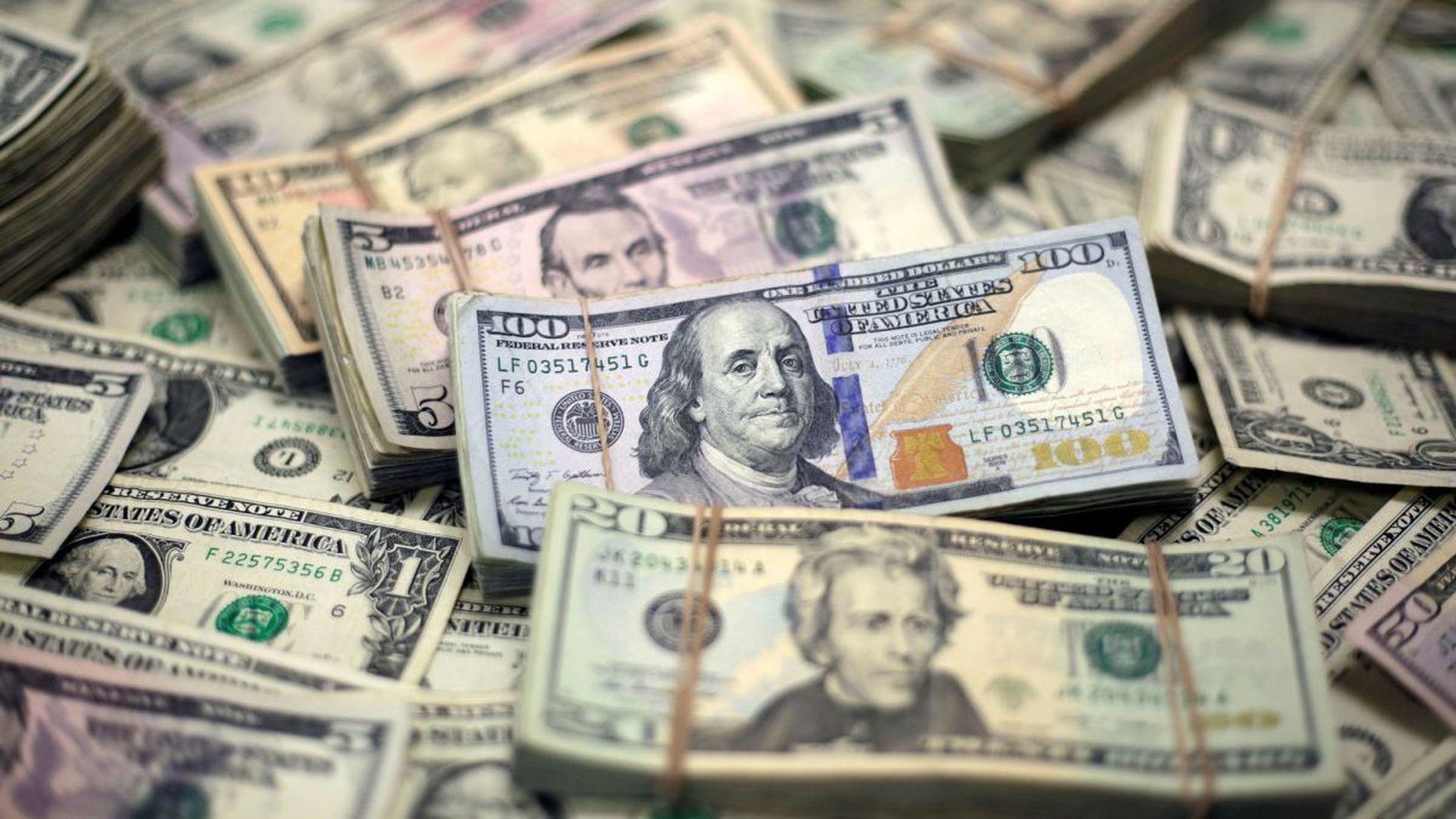 قیمت دلار، یورو و پوند امروز دوشنبه ۱۵ آبان ۱۴۰۲| سقوط قیمت‌ها