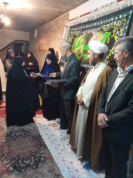 بافت فرش  در شهرکرد برای ساخت عتبات عالیات