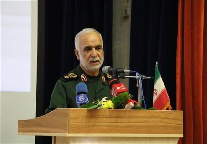شهید سلیمانی به ما یاد داد در خاکریز اول با دشمن بجنگیم