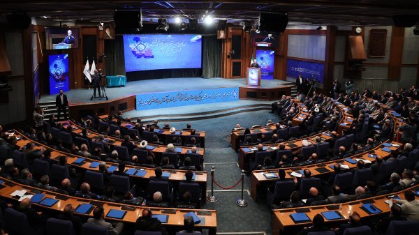 سعادت نه در خواندن آیات و روایات، بلکه در عمل کردن به آنهاست