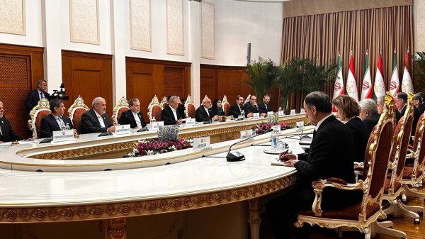 دکتر پزشکیان: ایران و تاجیکستان می‌توانند همکاری‌های گسترده‌ای در زمینه‌های مختلف داشته باشند/ امامعلی رحمان: باور دارم مذاکرات دوجانبه راهگشای روابط گسترده‌تری میان ایران و تاجیکستان خواهد شد
