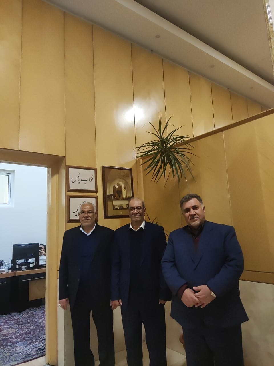 حمید باوی بحره رئیس کانون بازنشستگان و مستمری بگیران اهواز ، کارون  باوی ،حمیدیه‌،گام بلند و مقتدرانه در راستای تقویت زیر ساخت های کانون بازنشستگان اهواز و سوغاتش از ساختمان سازمان تأمین اجتماعی کشور پایتخت احداث درمانگاه تخصصی دندانپزشکی برای بازنشستگان در اهواز برای اولین بار در استان/
