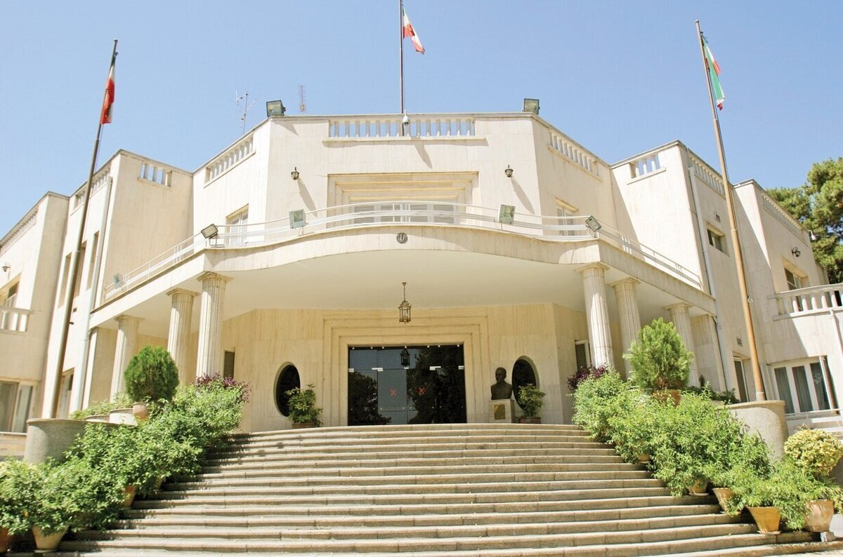 پازل تندروها برای محاصره پاستور پازل تندروها برای محاصره پاستور