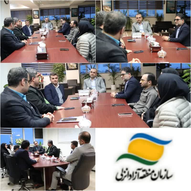 مدیرعامل سازمان منطقه آزاد انزلی با اعضای هیئت‌مدیره خانه مطبوعات استان گیلان به گفت‌وگو نشست