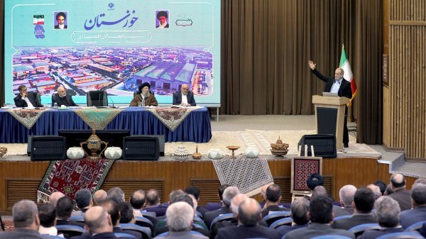 اینکه خوزستان با این همه ظرفیت با مشکلات زیادی مواجه باشد، به هیچ وجه قابل قبول نیست