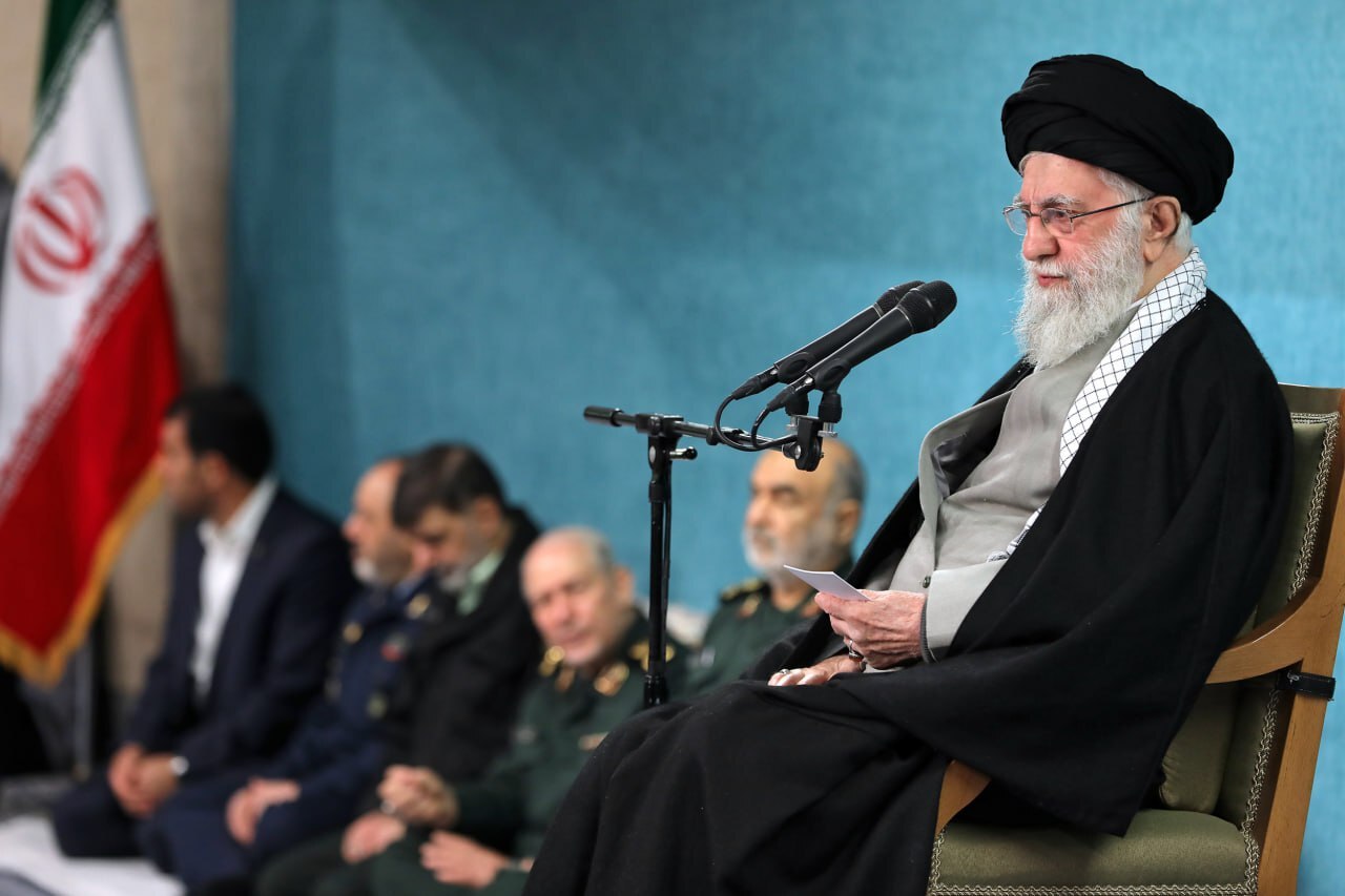 حضرت آیت‌الله خامنه‌ای: ایران توقعات دولت‌های قلدر را نخواهد پذیرفت