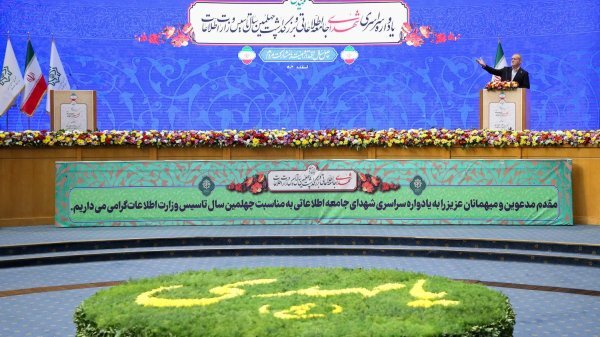 دولت قدردان زحمات سربازان گمنام امام زمان است و از آنها در مسیر ایفای مسئولیتهای خود حمایت میکند دولت قدردان زحمات سربازان گمنام امام زمان است و از آنها در مسیر ایفای مسئولیتهای خود حمایت میکند