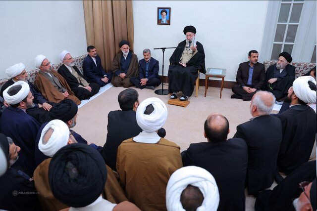 رهبر انقلاب: حوزه علمیه وامدار آیتالله جوادیآملی است رهبر انقلاب: حوزه علمیه وامدار آیتالله جوادیآملی است