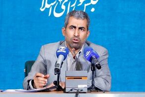 نماینده مجلس تذکر داد/ اگر با سیاست بانک مرکزی پیش برویم التهابات بازار ارز بیشتر خواهد شد