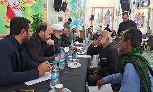 ورود استاندار هرمزگان به شهرستان بشاگرد و ادای احترام به شهدای این شهرستان 