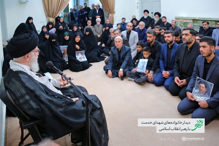 رهبر معظم انقلاب: مرحوم رئیسی شب و روز نمیشناخت؛ خستگی ناپذیر بود / شرح خدمات آقای رئیسی و امیرعبداللهیان در جبهه داخلی و خارجی یک داستان مفصل است / آقای رئیسی وقتی وارد تبلیغات انتخابات شد بر روی شعارهای انقلاب تکیه کرد / همه دنیا ایشان را به عنوان رئیس جمهور انقلاب میشناختند رهبر معظم انقلاب: مرحوم رئیسی شب و روز نمیشناخت؛ خستگی ناپذیر بود / شرح خدمات آقای رئیسی و امیرعبداللهیان در جبهه داخلی و خارجی یک داستان مفصل است / آقای رئیسی وقتی وارد تبلیغات انتخابات شد بر روی شعارهای انقلاب تکیه کرد / همه دنیا ایشان را به عنوان رئیس جمهور انقلاب میشناختند