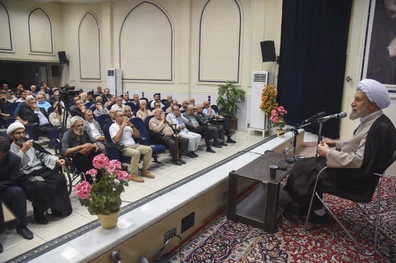 در انتخابات منویات رهبر معظم انقلاب را مدنظر قرار دهیم