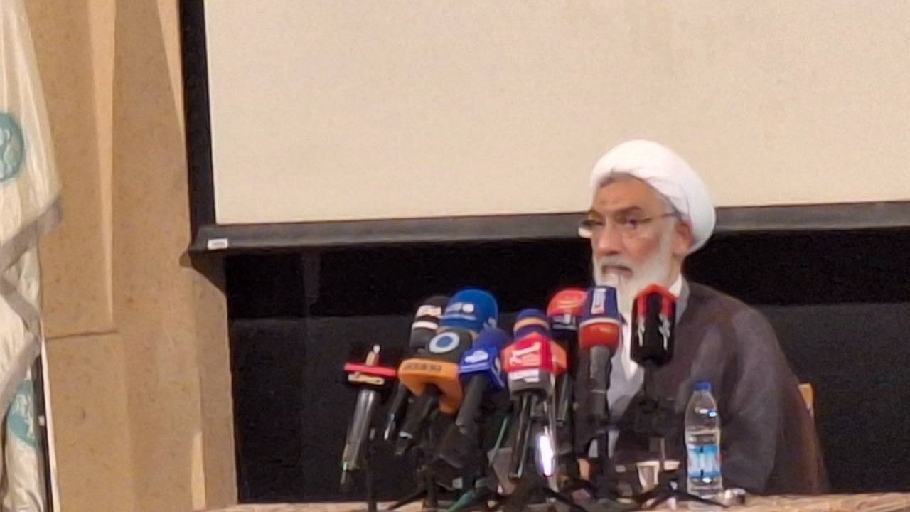 جامعه باید جرات نقد داشته باشد