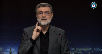 قاضی زاده همچنان حمله می کند؛ اینبار روحانی