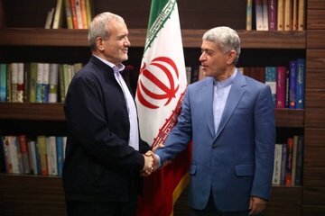 علی طیب نیا کیست؟ /از حضور در دولت هاشمی و خاتمی تا تکیه بر صندلی وزارت اقتصاد دولت روحانی با رأی قاطع مجلس