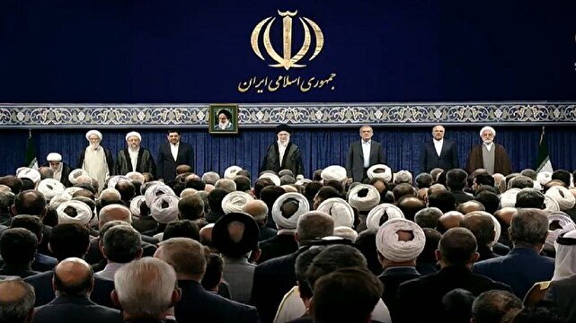 مراسم تنفیذ حکم مسعود پزشکیان از سوی حضرت آیت‌الله خامنه‌ای در حسینیه‌ امام خمینی (ره) آغاز شد.