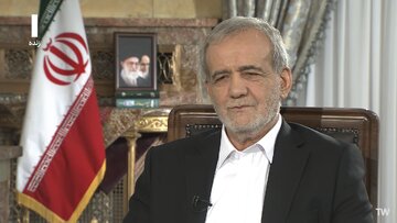 پزشکیان در گفت‌وگوی تلویزیونی: هفته آینده نشست خبری برگزار می‌شود/ مردم وضعیت موجود از جمله گرانی‌ها، ناترازی‌هایی که در برق و ... داریم را می‌بینند