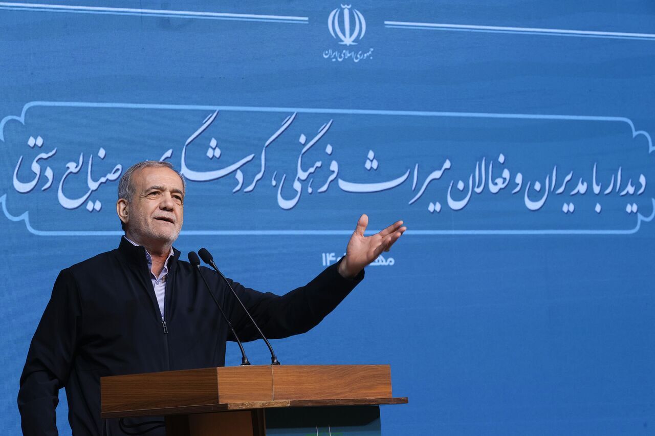 پزشکیان: آمریکایی‌ها و اروپایی‌ها حامیان رژیم وحشی صهیونیستی هستند