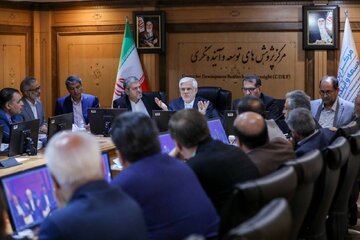 عارف: فراکسیون امید مجلس دهم یکی از یکی از منظم‌ترین فراکسیون‌های مجالس ایران است/ دولت پذیرای طرح های کارشناسی برای حل ناترازی ها در حوزه انرژی است