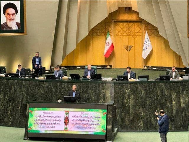 توضیحات رئیس مجلس در خصوص روند بررسی لایحه بودجه 1404 در کمیسیون ها/ دکتر قالیباف: کلیات لایحه بودجه سه شنبه هفته آینده در صحن با حضور رئیس جمهور بررسی می شود