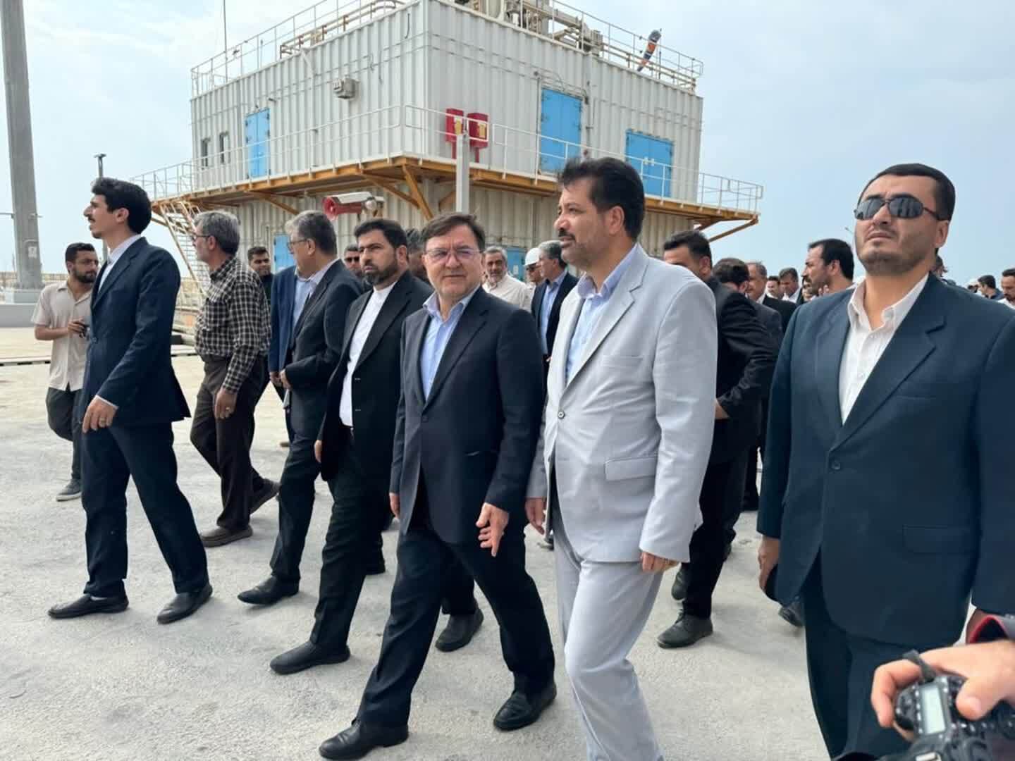 اعضای کمیسیون انرژی مهمان پایتخت انرژی ایران (عسلویه)/اولویت نخست مجلس رفع ناترازی هاست /سقف حقوق کارکنان عملیاتی صنعت نفت اصلاح شد/مهر تایید ‌کمیسیون انرژی مجلس بر عملکرد درخشان کارکنان منطقه‌ پارسی جنوبی