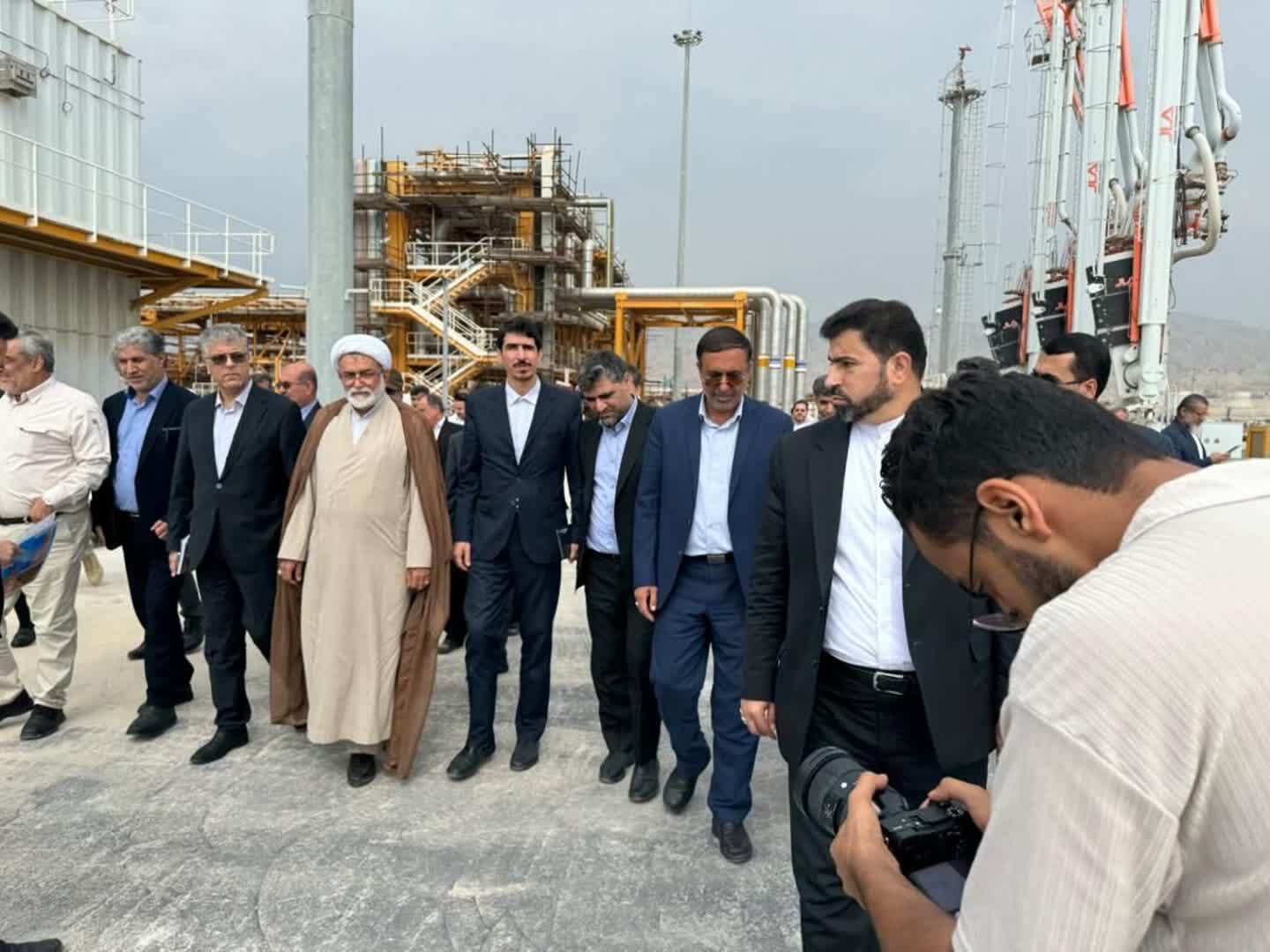 اعضای کمیسیون انرژی مهمان پایتخت انرژی ایران (عسلویه)/اولویت نخست مجلس رفع ناترازی هاست /سقف حقوق کارکنان عملیاتی صنعت نفت اصلاح شد/مهر تایید ‌کمیسیون انرژی مجلس بر عملکرد درخشان کارکنان منطقه‌ پارسی جنوبی