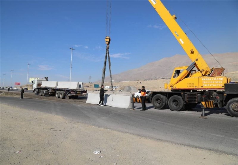 ایمنسازی آزادراه کرج ـ تهران با نصب نیوجرسیهای مفصلی جدید ایمنسازی آزادراه کرج ـ تهران با نصب نیوجرسیهای مفصلی جدید