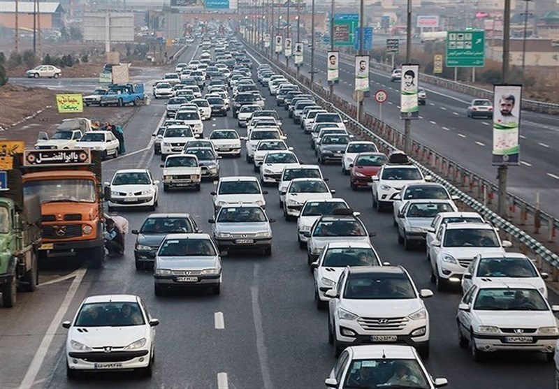 بار سنگین ترافیک در ۴ محور خروجی شیراز/ ۳ نفر جان باختند