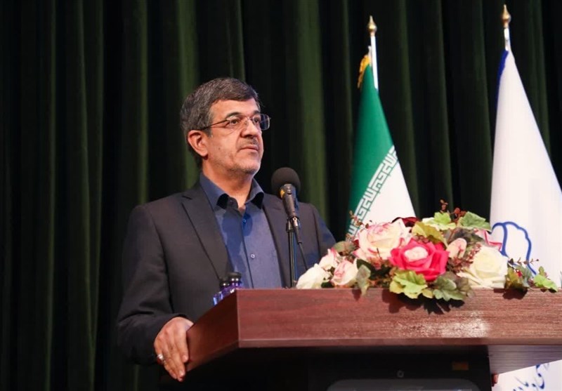 بانک‌ها منابع را به تولید هدایت کنند