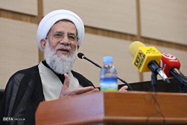 رئیس سازمان عقیدتی سیاسی ارتش: دشمن اکنون در فضای مجازی حکمرانی می‌کند/ باید هم بر فضای مجازی حکمرانی کنیم و هم در آن حضور مؤثر داشته باشیم