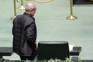 پزشکیان؛ سینه به سینه بحران‌ها/ از حماسه آفرینی در انتخابات تا خدشه دار شدن وفاق ملی