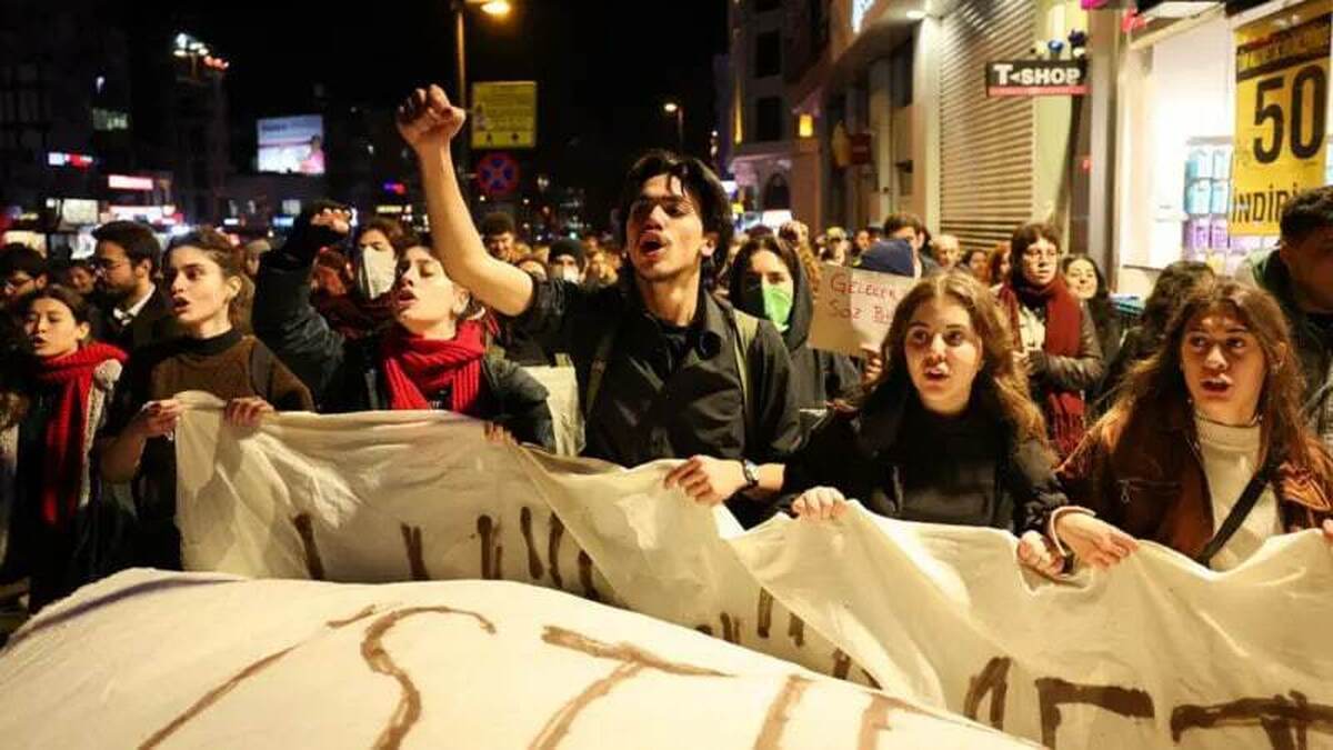 شعله‌ور شدن بحران سیاسی در ترکیه؛ اردوغان زیر تیغ دموکراسی دوام می‌آورد؟ / مخالفان اردوغان به دنبال چه هستند؟