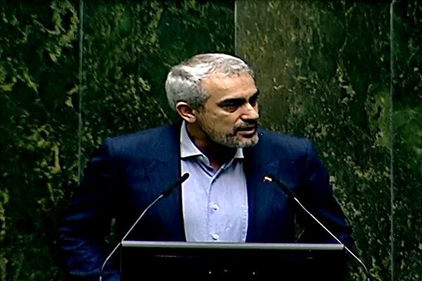 وزیر اقتصاد: منابع اشتغالزایی به شکل مساوی در استان ها تقسیم شده است