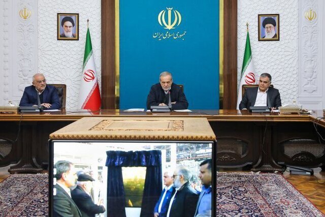 افتتاح دومین واحد بزرگترین مرکز فرآورش نفت کشور در منطقه غرب کارون با دستور پزشکیان افتتاح دومین واحد بزرگترین مرکز فرآورش نفت کشور در منطقه غرب کارون با دستور پزشکیان