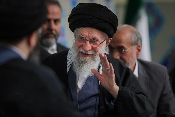 که خبر داشت که روزی تو سفر خواهی کرد! که خبر داشت که روزی تو سفر خواهی کرد!