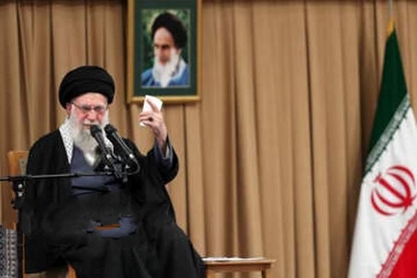 پرچم رهبر شهید بر زمین نمی افتد